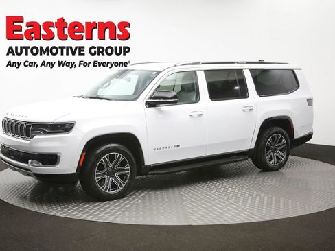 Used 2024 Jeep Wagoneer L Series II w/ Flexible Seating Group RWD image 60