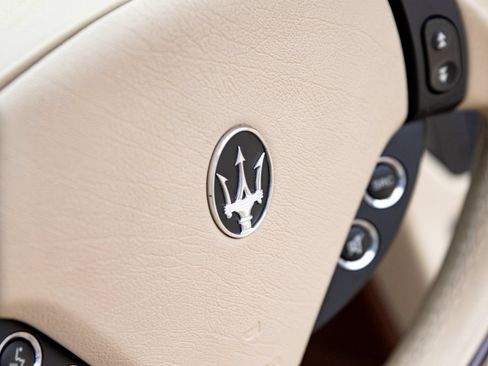 Used 2013 Maserati GranTurismo Sport RWD image 26