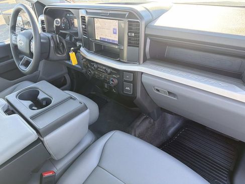 New 2026 Ford F250 XL w/ XL Chrome Package image 22