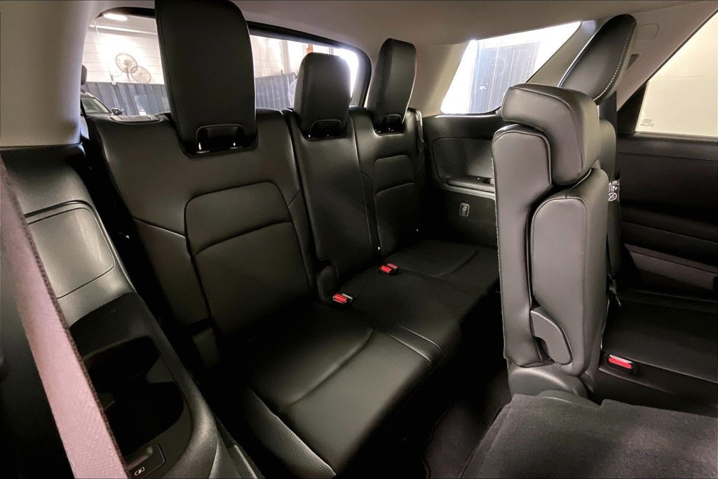 Used 2025 Nissan Pathfinder SL AWD/4WD image 35
