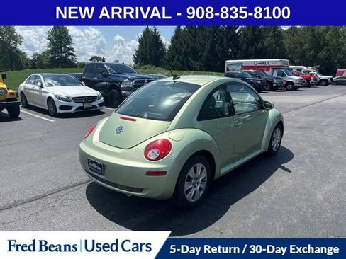 Used 2009 Volkswagen Beetle Coupe FWD image 8