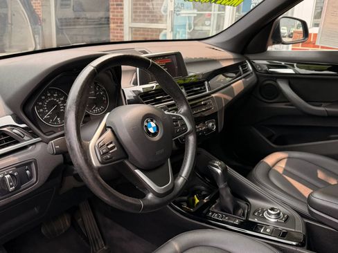 Used 2016 BMW X1 xDrive28i w/ Premium Package AWD/4WD image 2