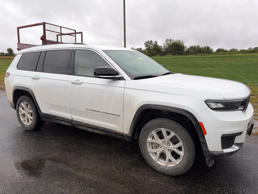 Used 2023 Jeep Grand Cherokee L Limited w/ Luxury Tech Group II AWD/4WD image 3