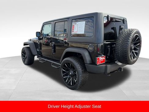 Used 2012 Jeep Wrangler Unlimited Rubicon w/ Connectivity Group image 5