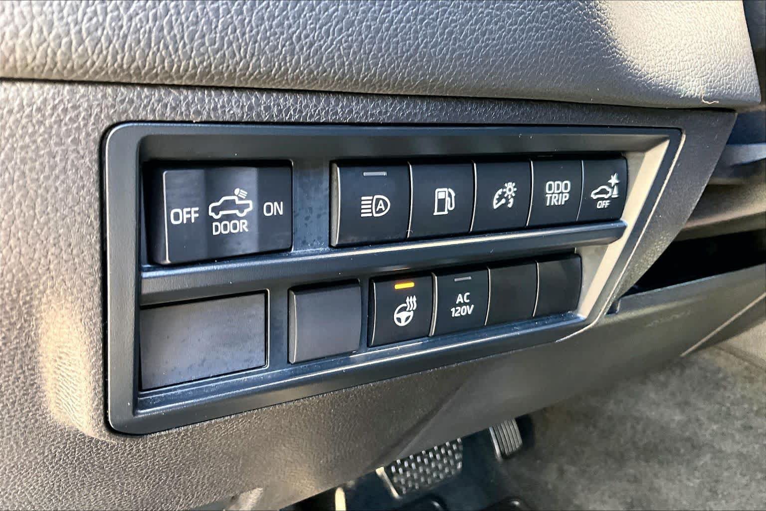 Certified 2025 Toyota Tundra Limited AWD/4WD image 32