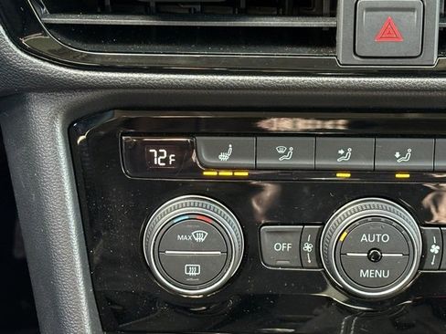 Certified 2024 Volkswagen Taos SE image 29