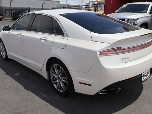 Used 2014 Lincoln MKZ FWD image 5