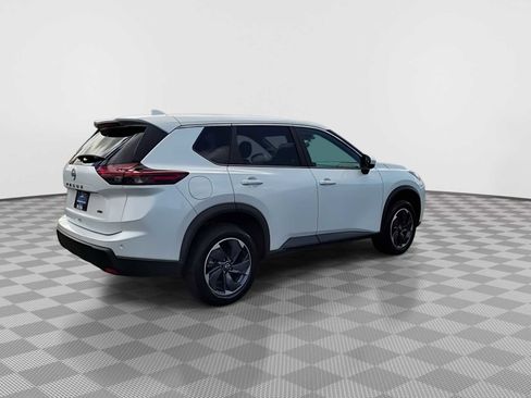 Used 2025 Nissan Rogue SV AWD/4WD image 8