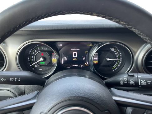 Used 2023 Jeep Wrangler Unlimited w/ Sun & Screen Package AWD/4WD image 24