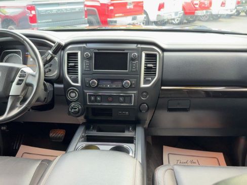 Used 2019 Nissan Titan SL w/ Midnight Edition AWD/4WD image 15