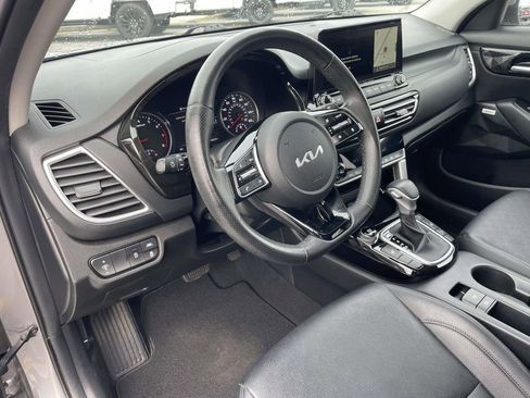 Used 2023 Kia Seltos SX image 19