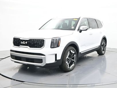 Used 2024 Kia Telluride EX w/ EX Captain's Chair Package