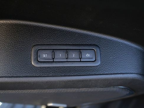 Used 2019 GMC Yukon SLT w/ Open Road Package AWD/4WD image 11