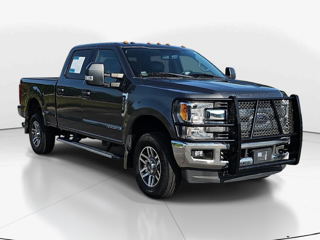 Used 2017 Ford F250 Lariat w/ Lariat Value Package AWD/4WD image 3