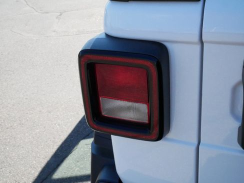 Used 2025 Jeep Wrangler Unlimited Sport AWD/4WD image 17