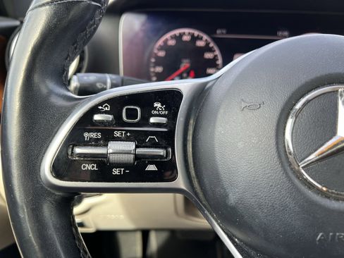 Certified 2019 Mercedes-Benz E 300 4MATIC image 19