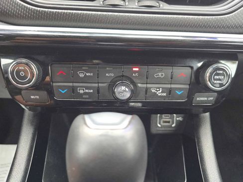 Used 2024 Jeep Compass Trailhawk AWD/4WD image 28