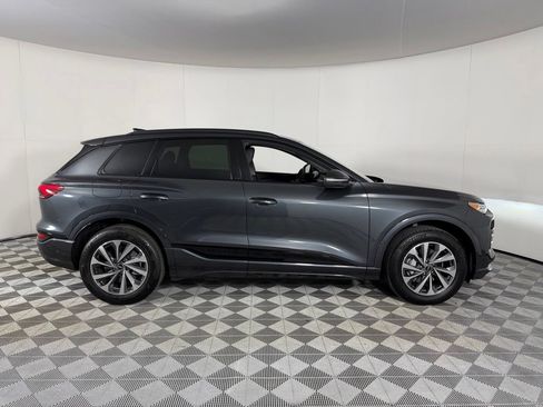 Used 2025 Audi Q6 e-tron Premium Plus w/ Premium Plus AWD/4WD image 6