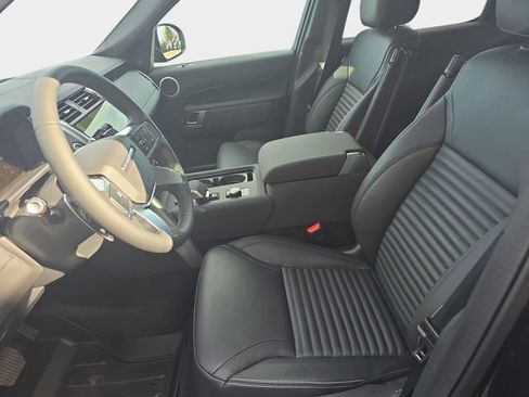 New 2026 Land Rover Discovery S image 11