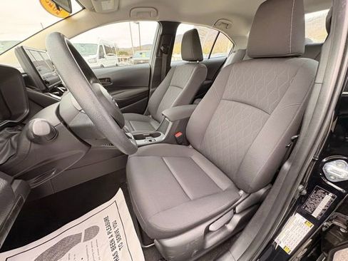 Used 2025 Toyota Corolla LE image 24