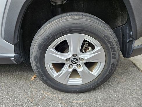 Used 2019 Toyota RAV4 XLE image 10