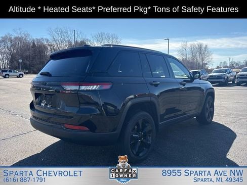 Used 2022 Jeep Grand Cherokee Altitude AWD/4WD image 3