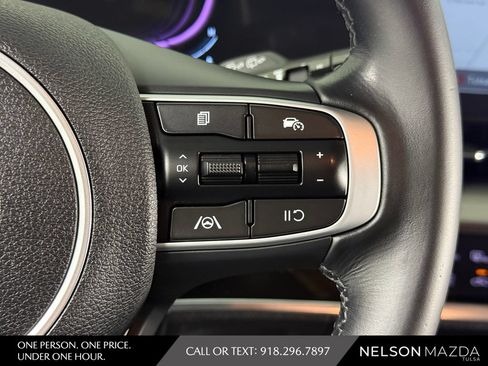 Used 2024 Kia Sportage EX FWD image 25