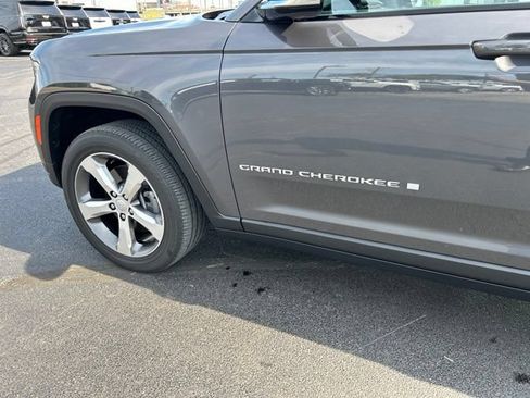 Used 2021 Jeep Grand Cherokee L Limited AWD/4WD image 10
