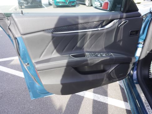 Used 2024 Maserati Ghibli Trofeo image 23