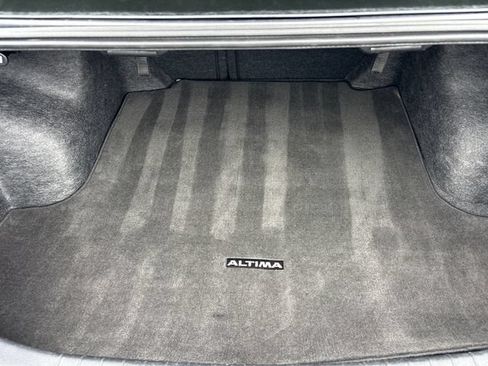 Used 2025 Nissan Altima 2.5 SV FWD image 31