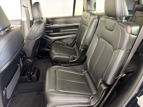 Used 2023 Jeep Grand Cherokee L Limited image 13