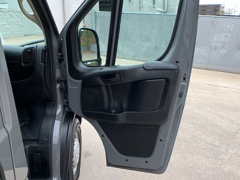 Used 2025 RAM ProMaster 2500 w/ Convenience Group FWD image 21