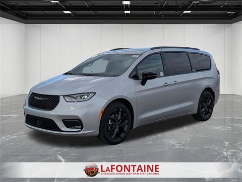 New 2026 Chrysler Pacifica Select w/ S Appearance Package image 1