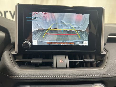 Used 2025 Toyota RAV4 XLE w/ Convenience Package image 26