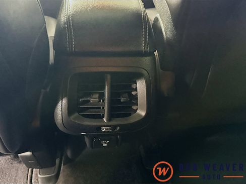 Used 2018 Jeep Cherokee Limited AWD/4WD image 32