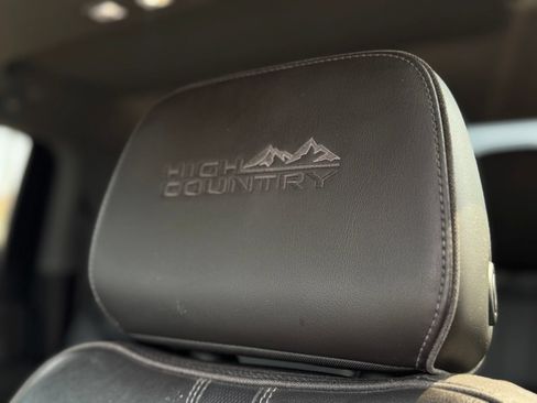 Used 2021 Chevrolet Silverado 2500 LT w/ Fleet Comfort Package AWD/4WD image 26