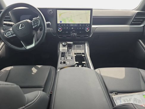Used 2025 Lexus GX 550 w/ Cold Area Package AWD/4WD image 9
