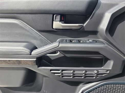 Used 2024 Toyota Tacoma Limited image 18