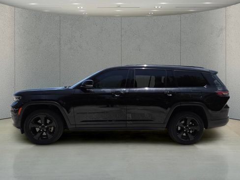 Used 2024 Jeep Grand Cherokee L Altitude RWD image 9