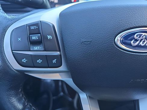 Used 2021 Ford Explorer XLT image 14