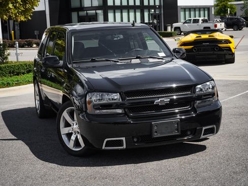 Used 2008 Chevrolet TrailBlazer SS w/ Sun And Sound Package RWD image 2