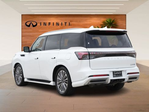 Certified 2025 INFINITI QX80 Sensory image 5