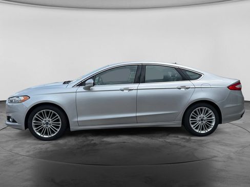 Used 2015 Ford Fusion SE w/ Equipment Group 202A FWD image 4