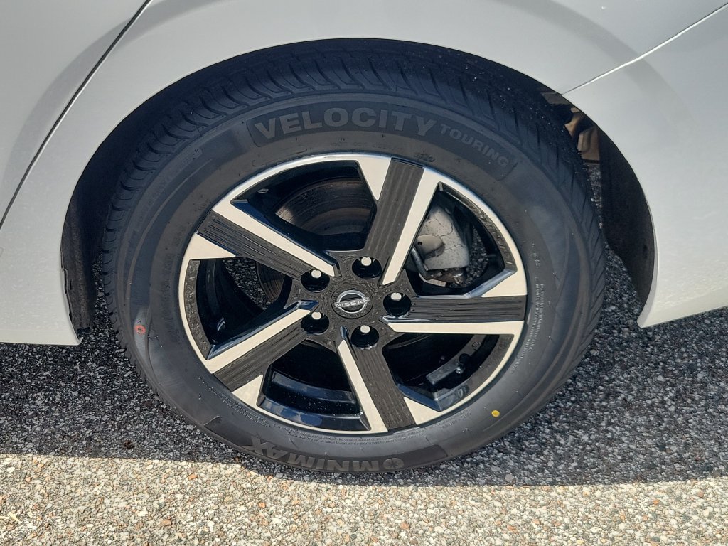 Certified 2025 Nissan Sentra SV FWD image 5