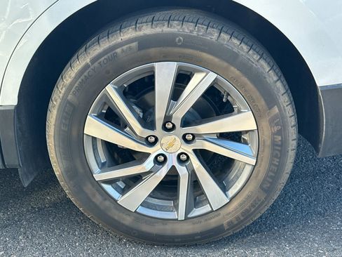 Used 2022 Chevrolet Equinox Premier AWD/4WD image 9