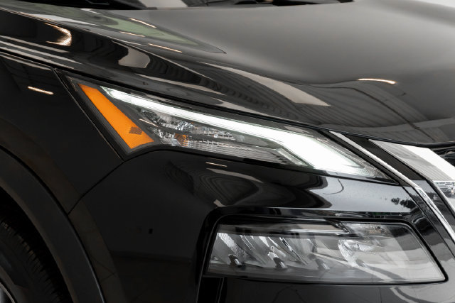 Used 2023 Nissan Rogue S AWD/4WD image 25