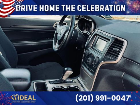 Used 2017 Jeep Grand Cherokee Laredo w/ Quick Order Package 23E AWD/4WD image 20
