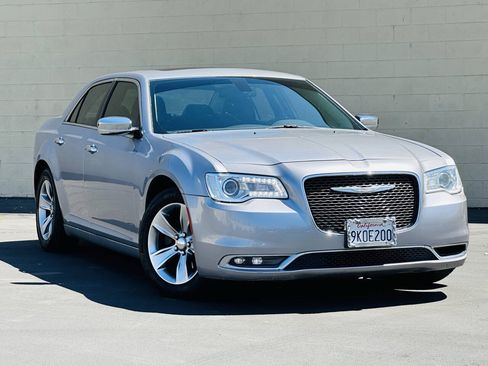 Used 2016 Chrysler 300 C RWD image 1