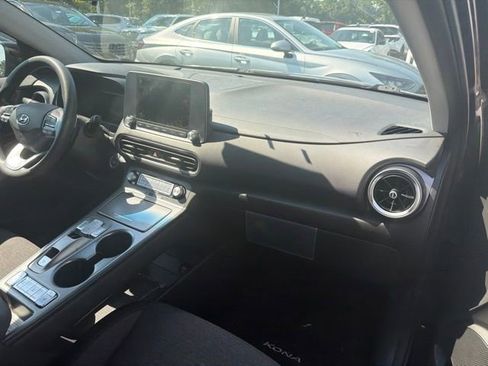Used 2023 Hyundai Kona SE FWD image 13