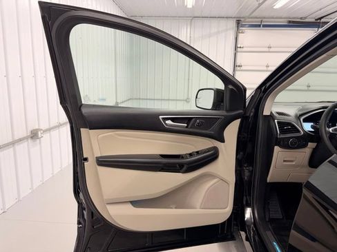 Used 2017 Ford Edge Titanium FWD image 14